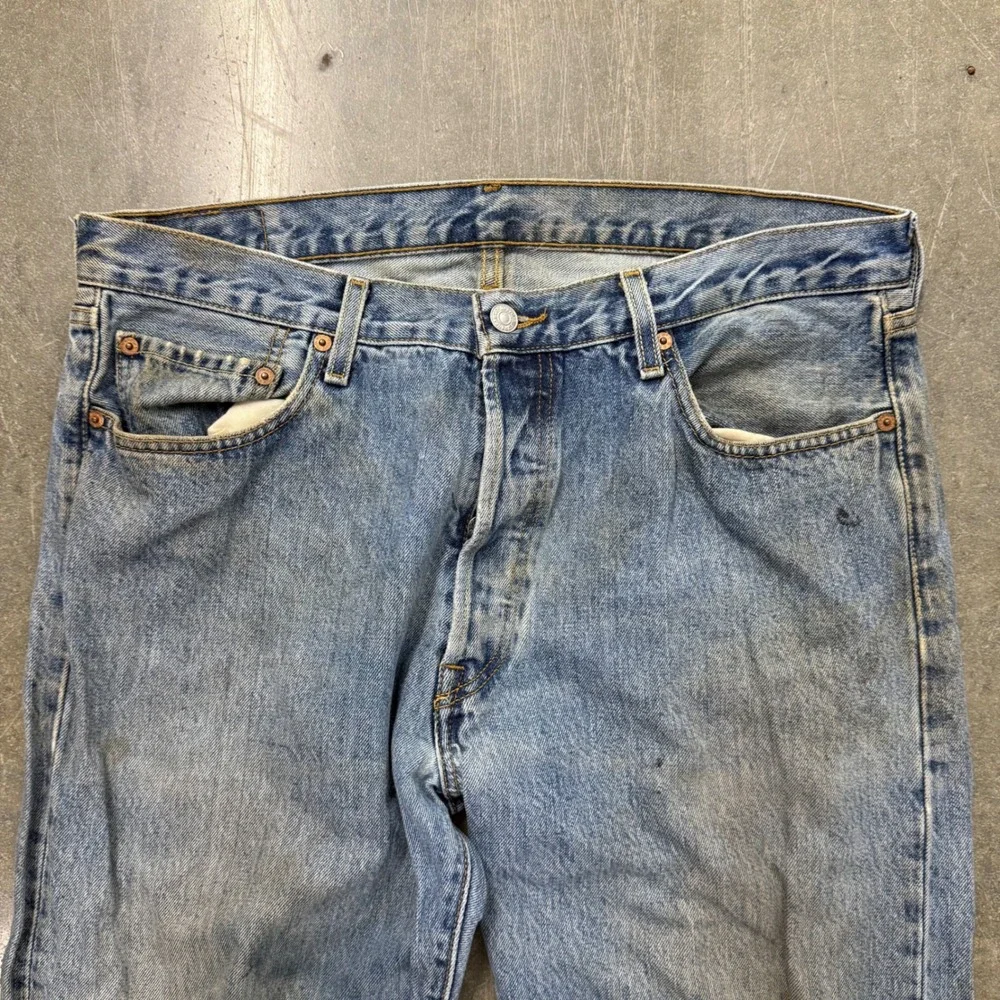 Vintage Levis 501 Light Wash Straight Leg Button Fly Denim Jeans 36x32 Mens